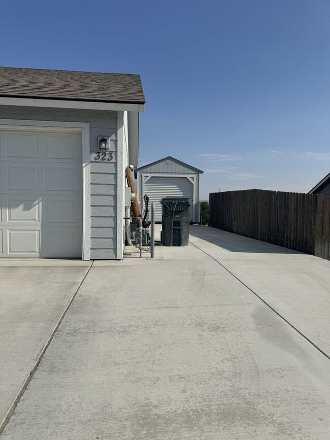 Building Photo - Orchard Terrace Umatilla