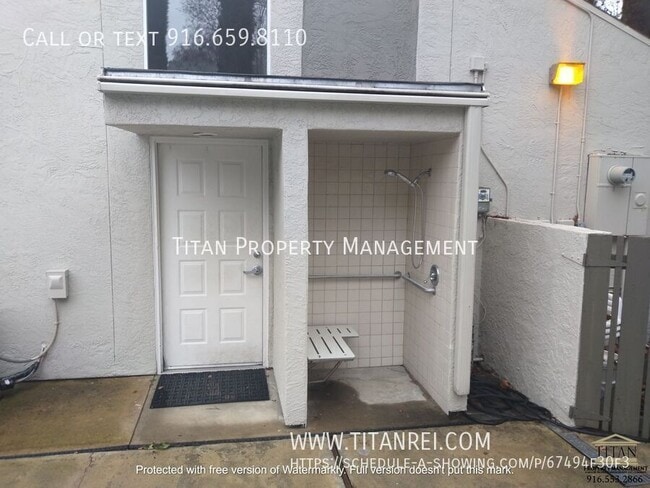 Building Photo - 1631 10th St