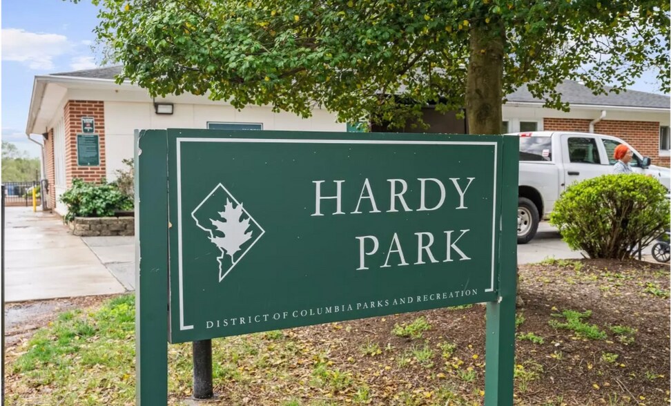 Building Photo - 4491 MacArthur Blvd NW