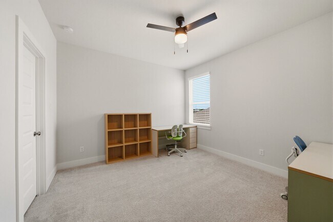 Building Photo - 26307 Camden Cyn Ave