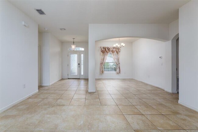 Building Photo - 632 Stonebriar Dr