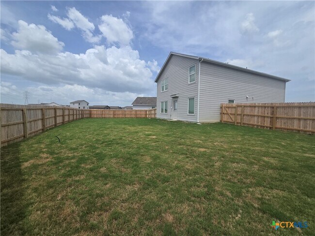 Building Photo - 5600 Geronimo St