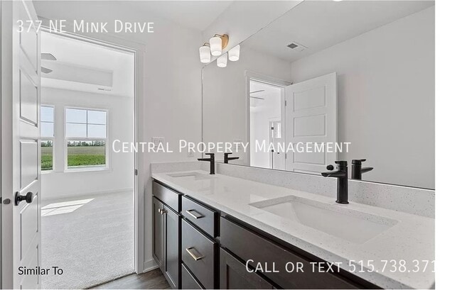 Building Photo - 377 NE Mink Dr