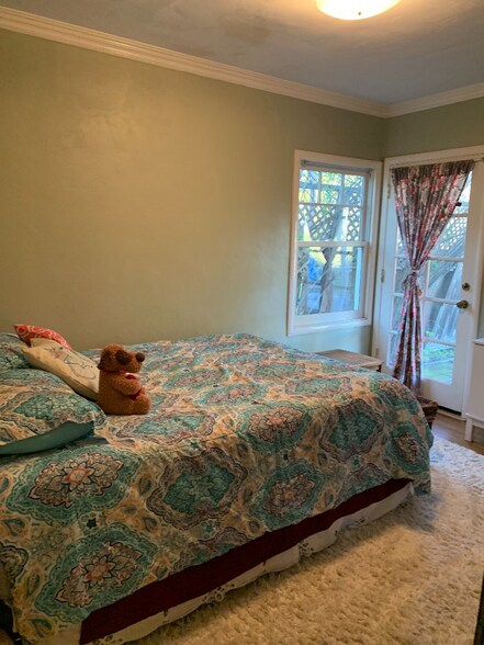 bedroom - 3463 Page St