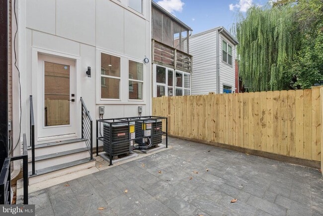 Building Photo - 1827 North Capitol St NE