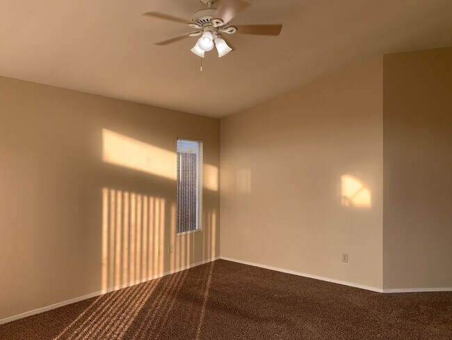 Building Photo - 8409 Tamworth St - SW - Beautiful 3 + Offi...
