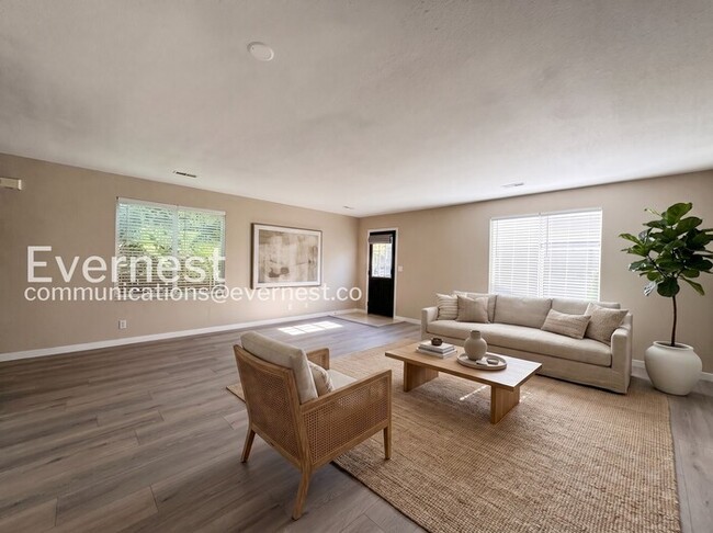 Building Photo - PROMO: Get 1 Month FREE when you sign a 2-Year Lease!/3 bed/2 bath Spacious Home with Modern Amen...