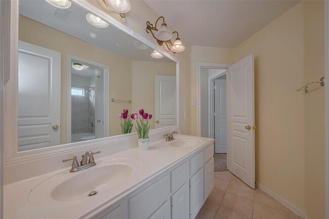 Building Photo - 4515 Tremont Glen Ln