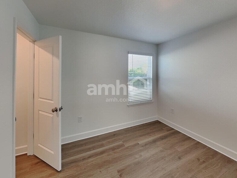Building Photo - 16508 Cheyanne Ct