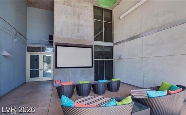 Building Photo - 353 E Bonneville Ave