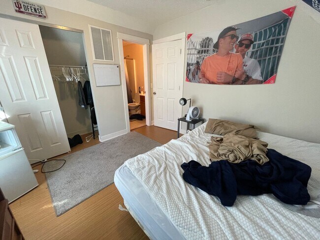 Building Photo - **AUGUST 2027** 3 Bedroom 3.5 Bathroom House