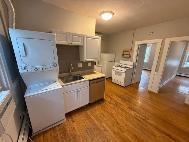 Building Photo - 1 bed/1 bath in Cambridge