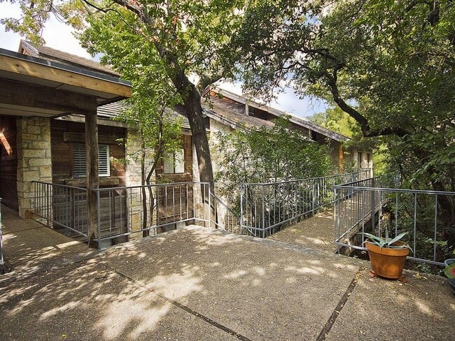 Building Photo - 8200 Neely Dr