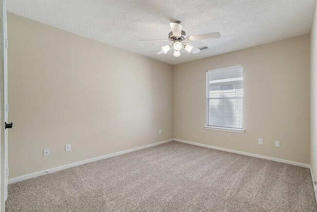 Building Photo - 7211 Emerald Run Ln