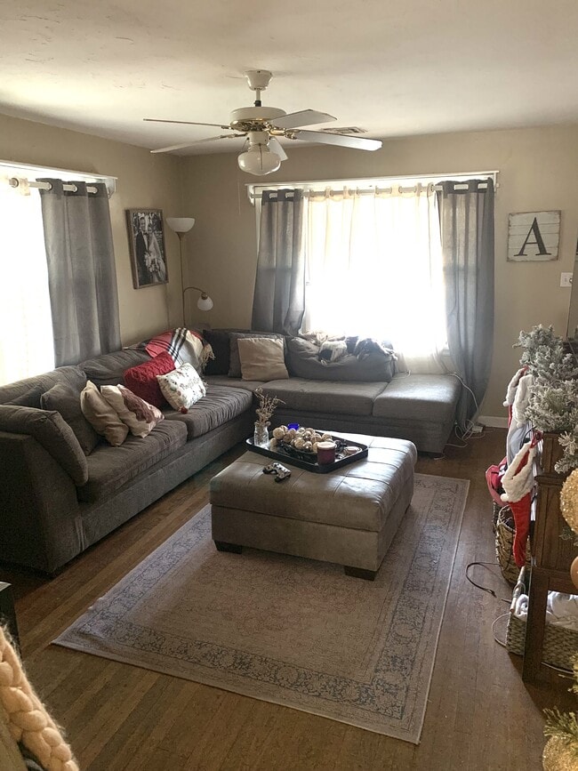 Building Photo - 1013 W 9th Ave