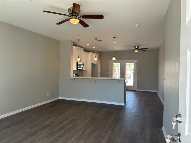 Building Photo - 1705 Talc Rd