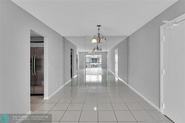 Building Photo - 6477 Bay Club Dr