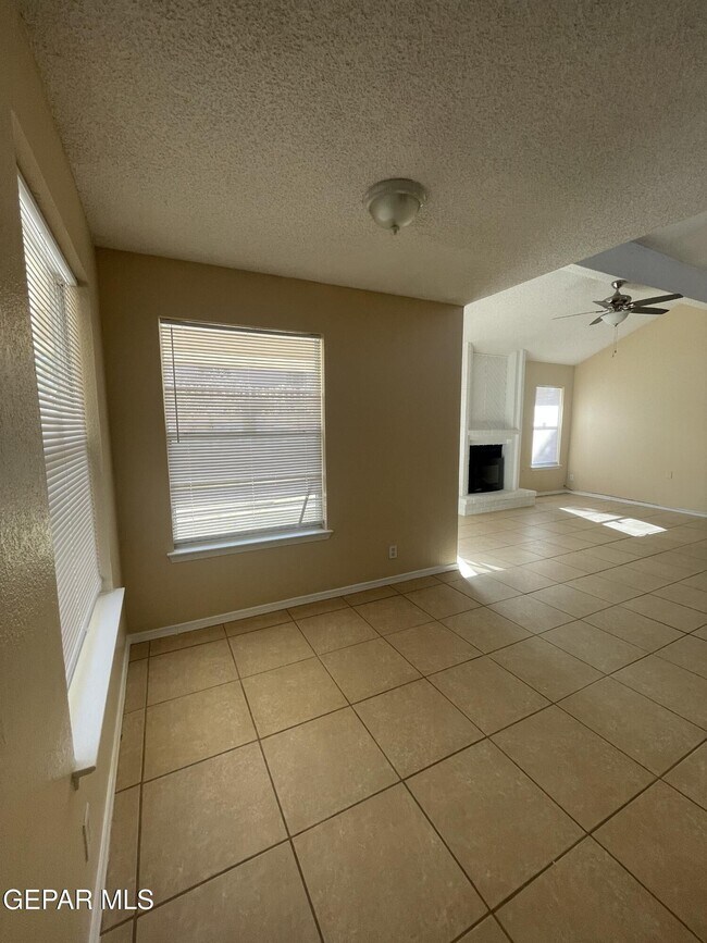 Building Photo - 13928 Pete La Rue Cir