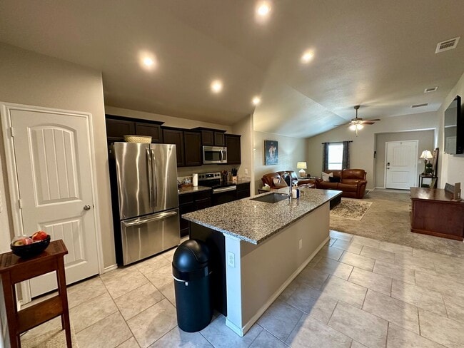 Building Photo - Furnished Rental - Minimum of 30 day stay