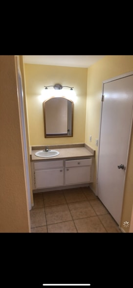 Building Photo - 28221 Via Princesa