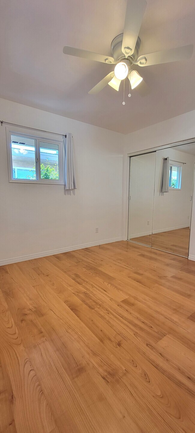 Building Photo - 6216 Stanley Ave