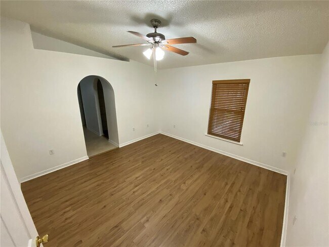 Building Photo - 3992 Warbler Dr