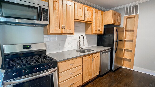 Building Photo - 221 E 46th St