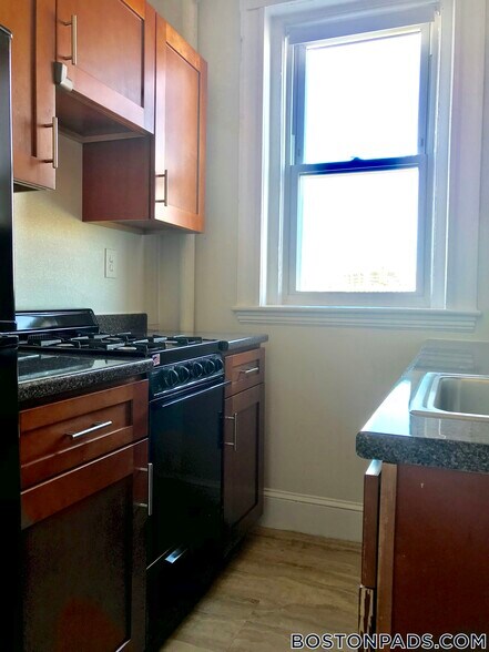 Building Photo - 1179 Boylston St