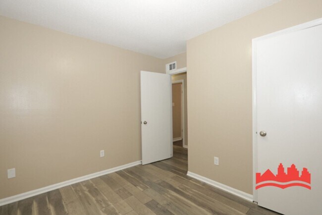 Building Photo - 858 Brandywine Blvd