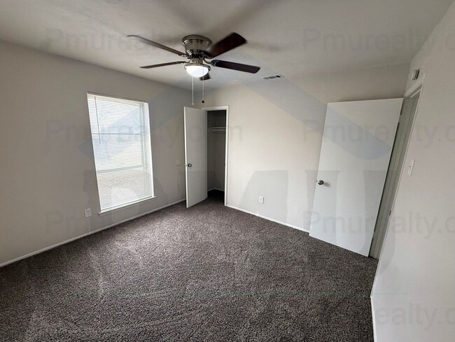 Building Photo - AVAILABLE NOW!!! 3-Bed 2-Bath with 2-car Garage