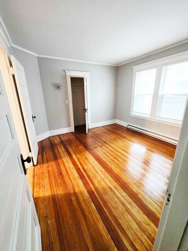 Building Photo - 652 Watertown Ave