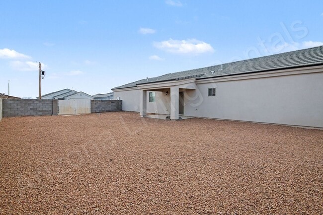 Building Photo - CENTRALLY LOCATED...RV PARKING...LARGE LOT