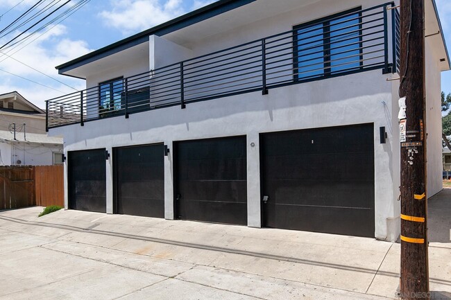 Building Photo - 3861 Kendall St