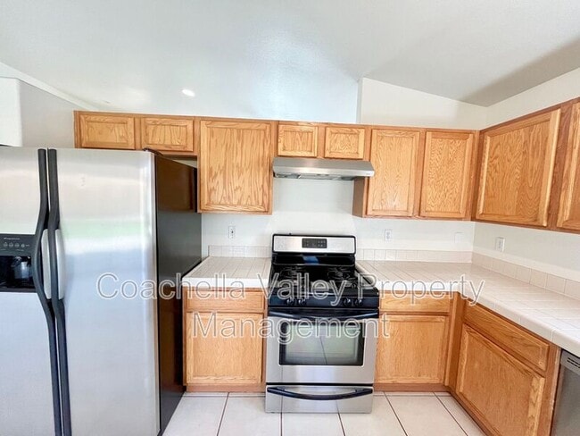 Building Photo - 66028 Mission Lakes Blvd