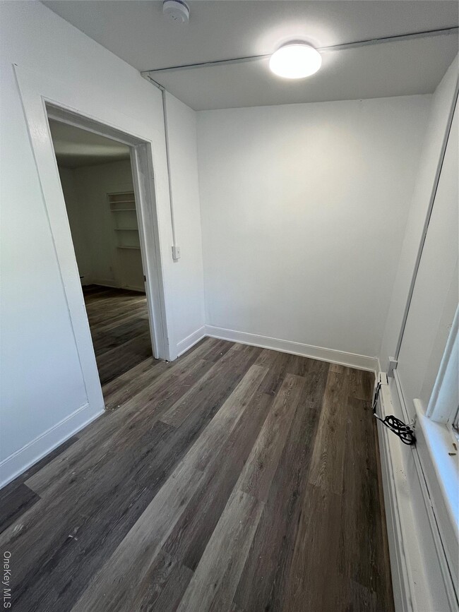 Building Photo - 191 N Hamilton St