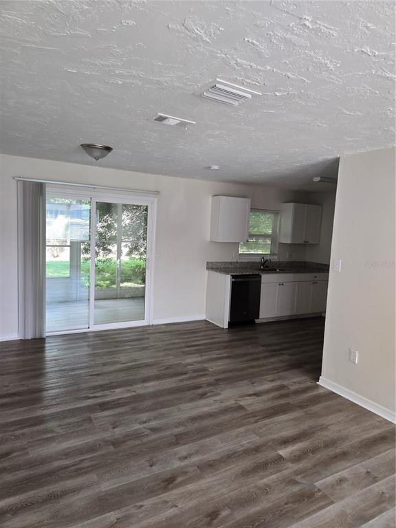 Building Photo - 1343 Croyle Dr
