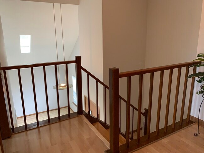 Building Photo - 538 Lasalle Ct