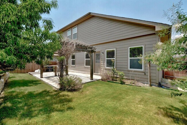 Building Photo - 421 Pentire Way