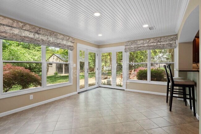 Building Photo - 101 Graybridge Rd