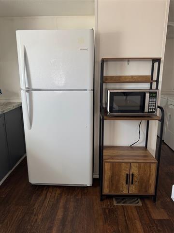 Building Photo - 3520 Gerry Dr