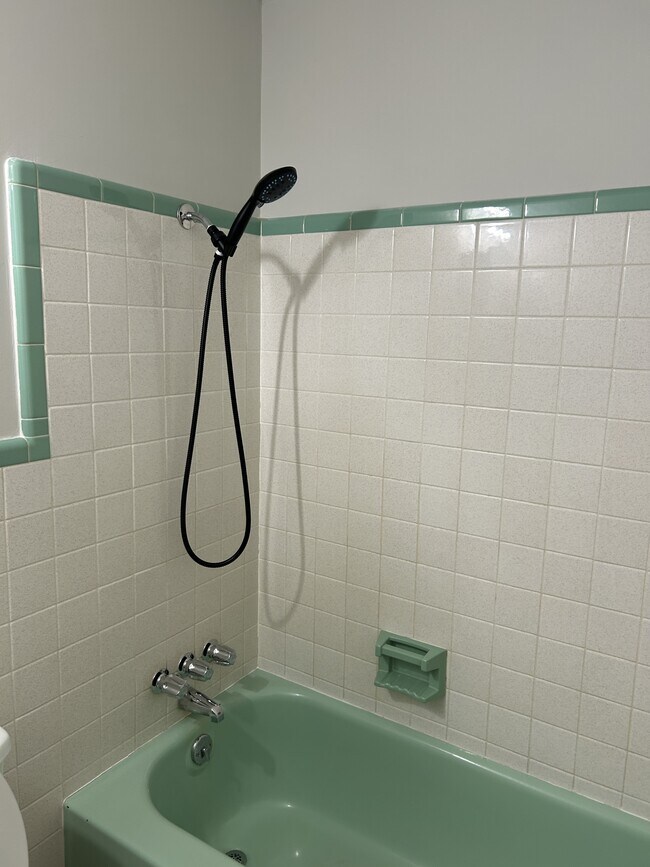 Building Photo - 702 62nd Ave N