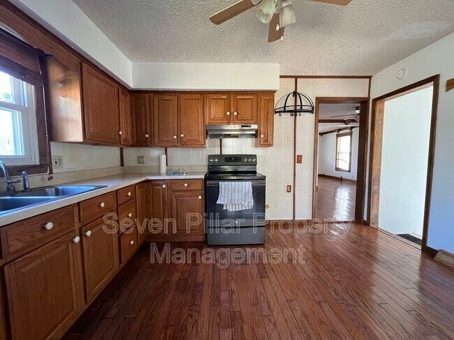 Building Photo - 9252 Mink St SW