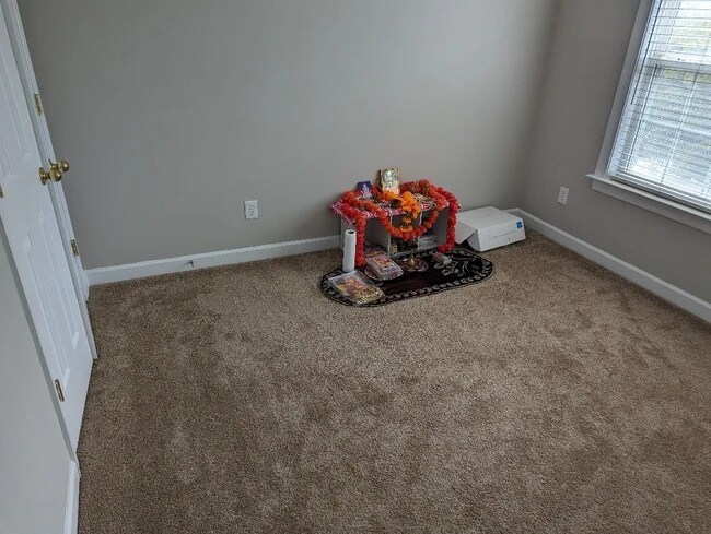 Building Photo - 9559 Numenore Dr