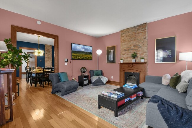 Building Photo - 42 E Prescott St