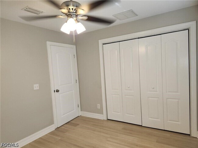 Building Photo - 827 NE 23rd Terrace