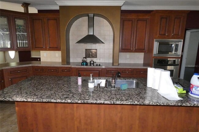 Building Photo - 30240 Lynne Dr