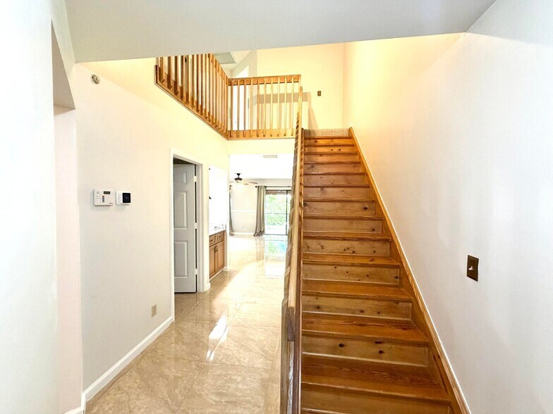 Building Photo - 12244 Sag Harbor Ct