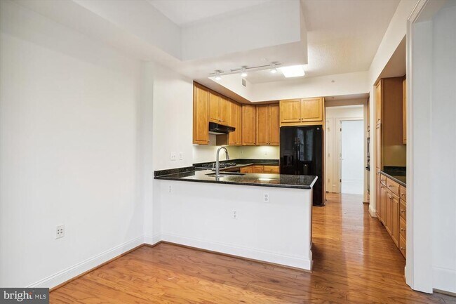 Building Photo - 10401 Strathmore Park Ct