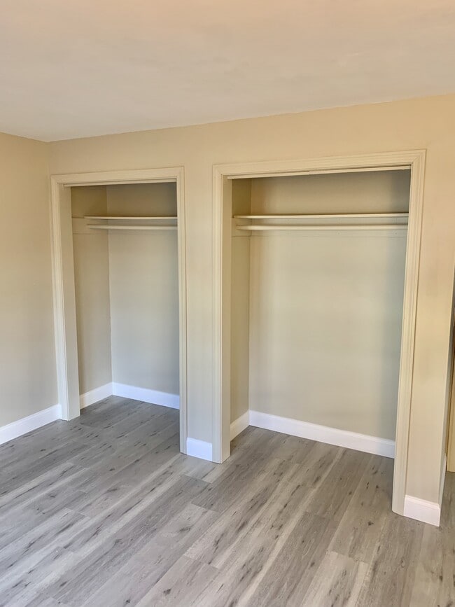 Building Photo - 13 Eaton St