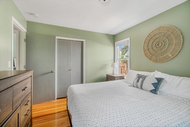 Building Photo - 2425 Cavell Ave S